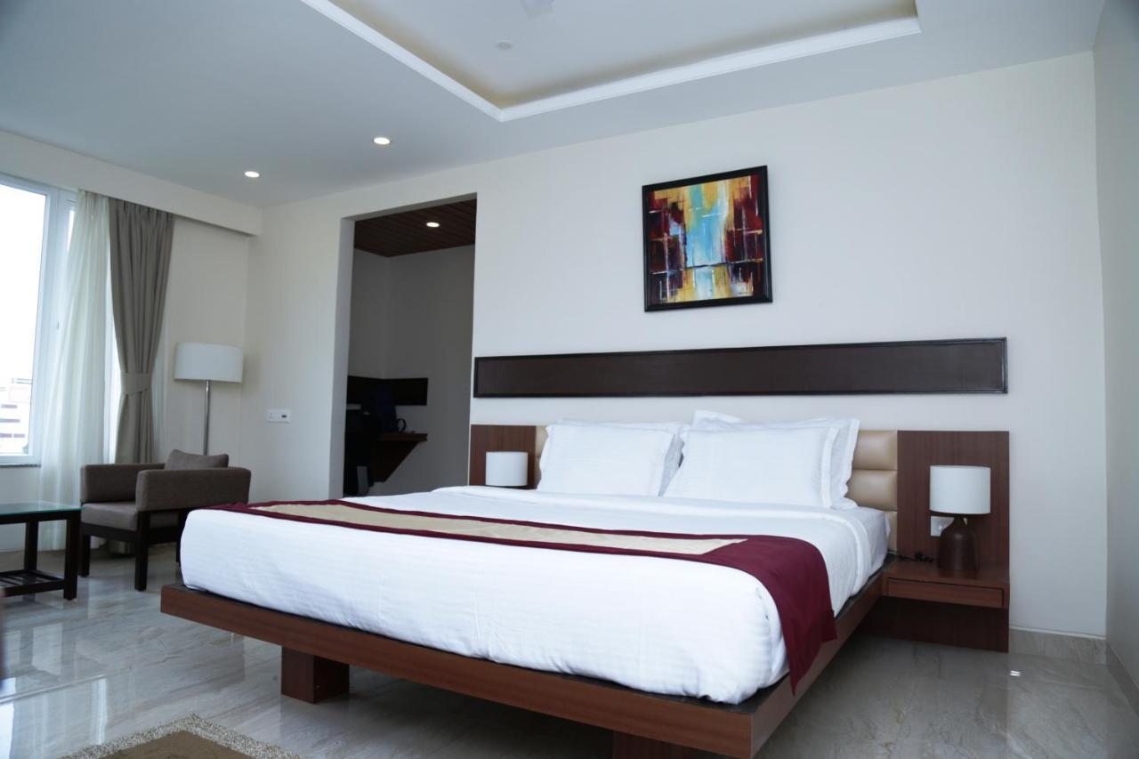 Hotel Prism - A Boutique Hotel Джорхат Экстерьер фото