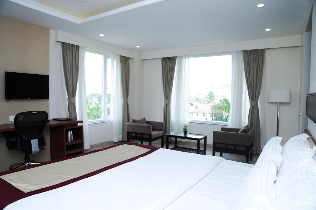 Hotel Prism - A Boutique Hotel Джорхат Экстерьер фото