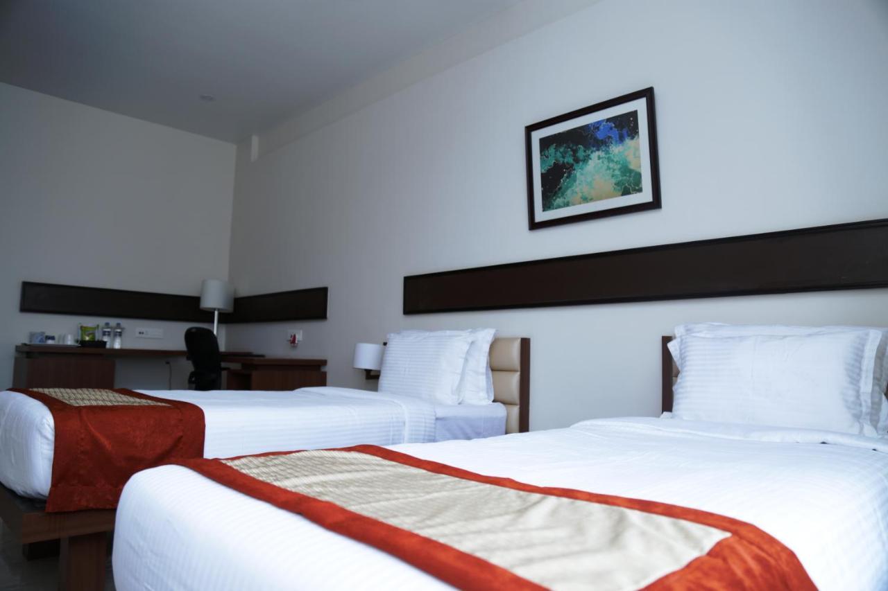 Hotel Prism - A Boutique Hotel Джорхат Экстерьер фото