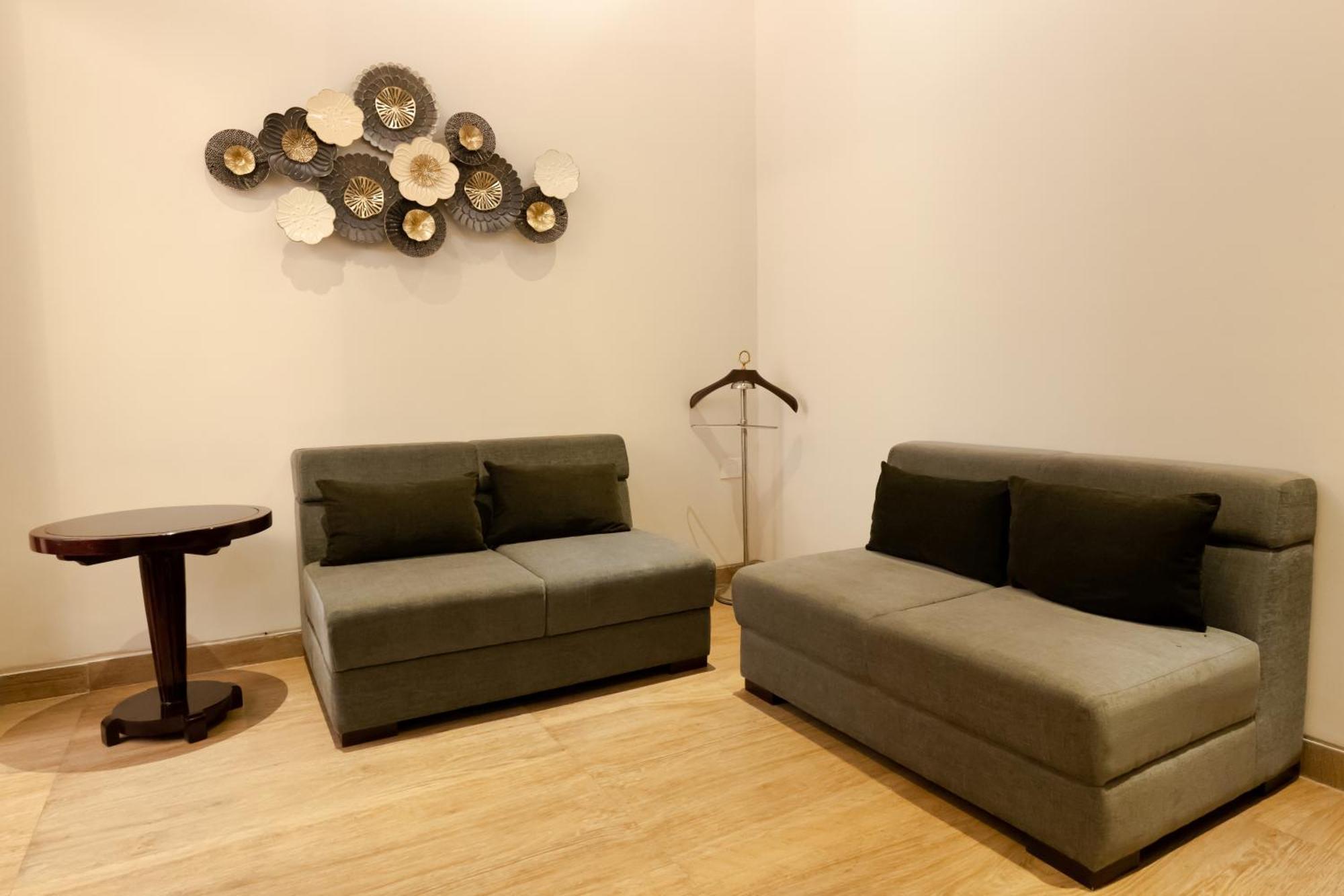 Hotel Prism - A Boutique Hotel Джорхат Экстерьер фото