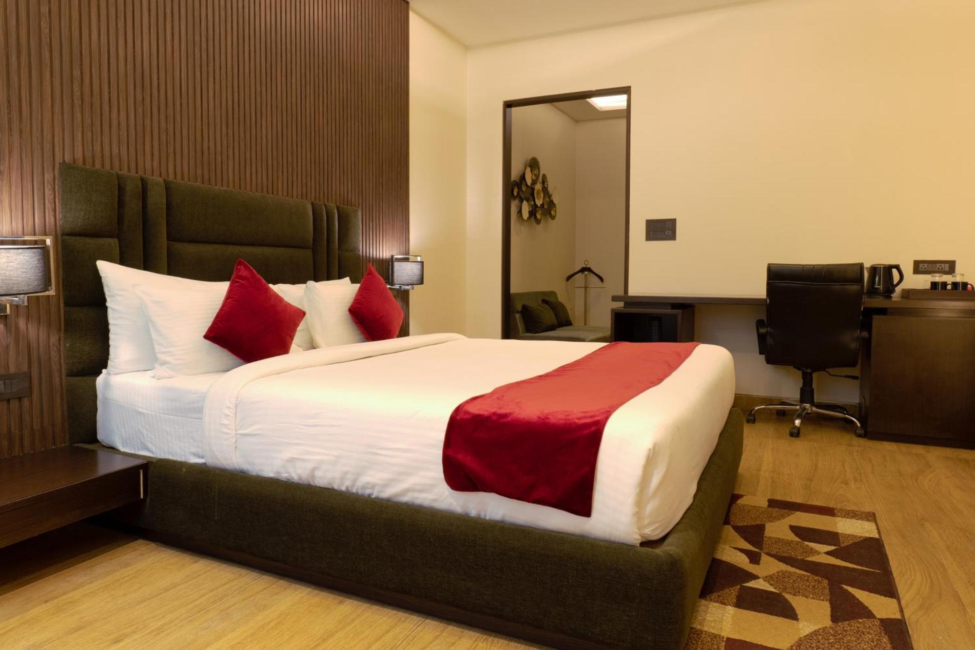Hotel Prism - A Boutique Hotel Джорхат Экстерьер фото